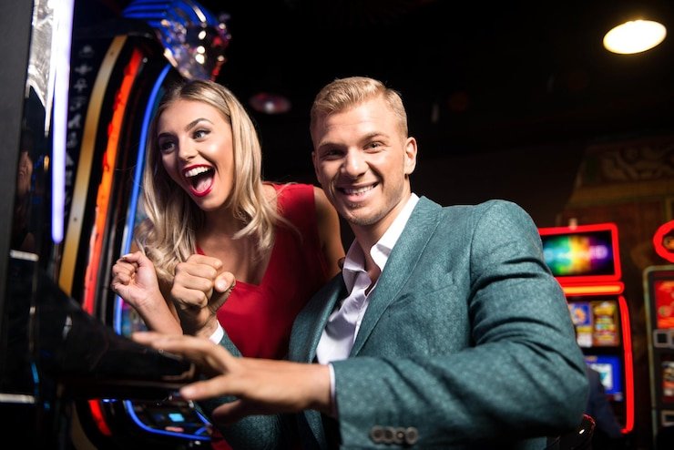 Antarmuka Slot Games bola 228 menampilkan gulungan permainan, tombol spin, dan tabel pembayaran